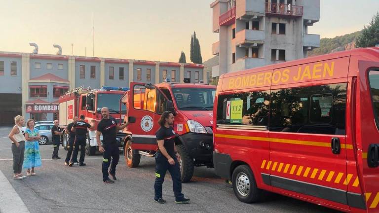 Algunos de los bomberos que partirán hasta Castilla y León. / Ayuntamiento de Jaén. 