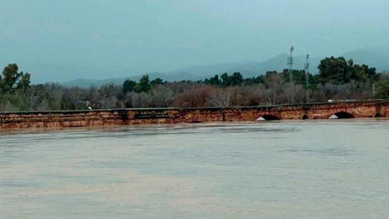 El Guadalquivir, a su paso por Andújar, evoluciona favorablemente