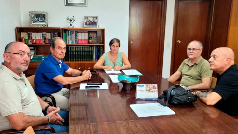 Los vecinos de Los Puentes conocen las deficiencias a subsanar en el proyecto del colector