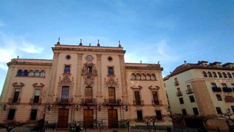 El Ayuntamiento apoya a los Puentes y apremia a la Junta a licitar las obras del colector