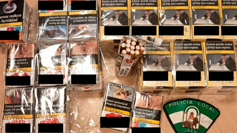 Incautación de tabaco de una tienda de alimentación. / Policía Local de Jaén.