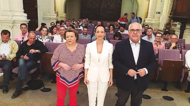 Numerosos profesionales participan en un curso de urbanismo y leyes