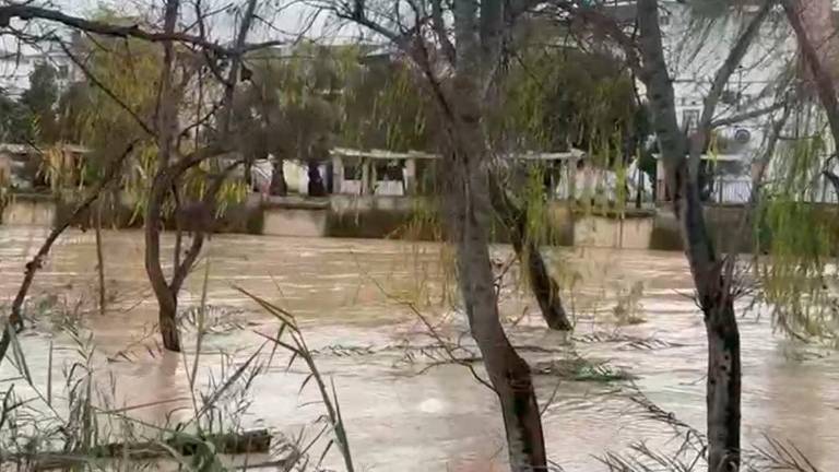 El Guadalquivir, en alerta roja a su paso por Villanueva de la Reina