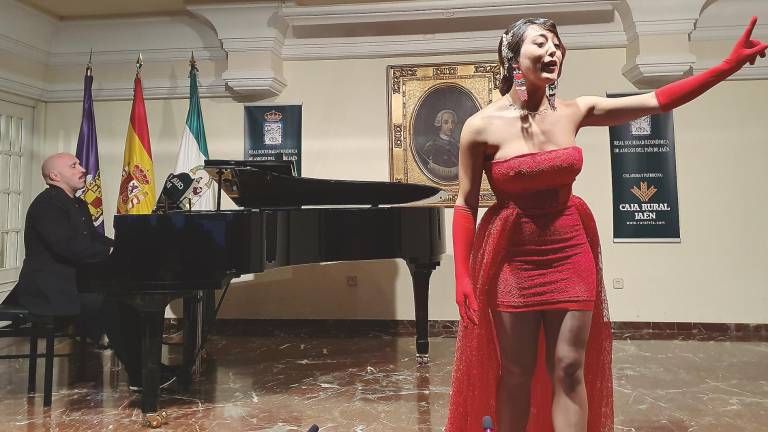 Julia Garrido enamora con una versión “más íntima”
