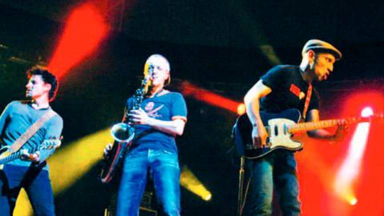 Tal día como hoy en 2007 publicábamos: Fito y Fitipaldis entusiasma a un público entregado