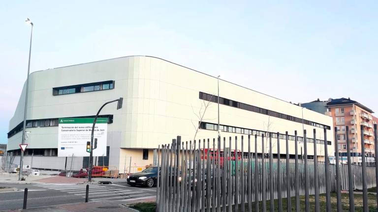 La Junta promete el material necesario para el Conservatorio Superior de Música