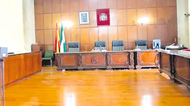 <span class=mln_uppercase_mln>LUGAR</span><i>. Sala de vistas de la Audiencia de Jaén.</i>