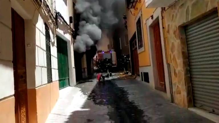 Una vivienda de Torredonjimeno, en riesgo de derrumbe por un incendio