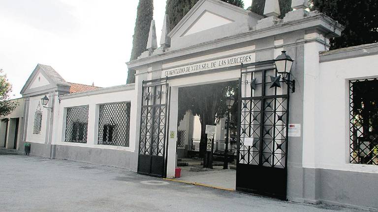 Denuncia debido a la apertura de una tumba y de un féretro