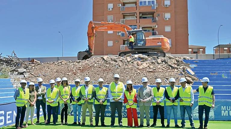 <i>Imagen de archivo de la visita de las autoridades al comienzo de los trabajos de remodelación en julio de 2024.</i>