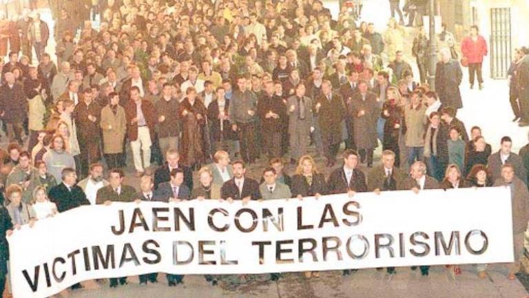Tal día como hoy en 2001 publicábamos: Jaén rinde homenaje a las víctimas de ETA