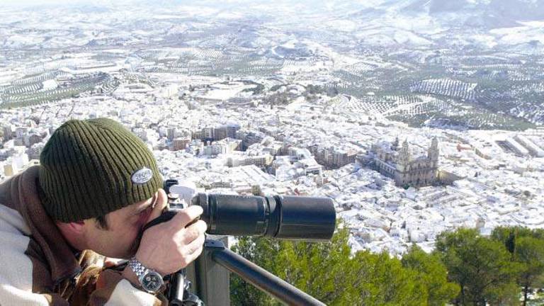 Postal blanca de la capital jiennense, de la nevada del 31 de enero de 2003. / Archivo Histórico de Diario JAÉN.