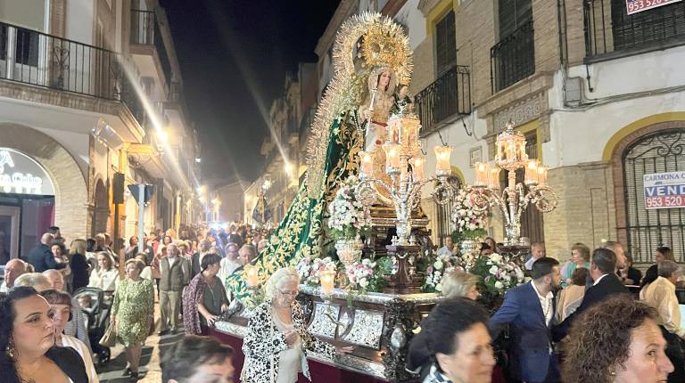 <i>Imagen del multitudinario cortejo de la Virgen de las Batallas. / F. J. Marín / Diario JAÉN.</i>