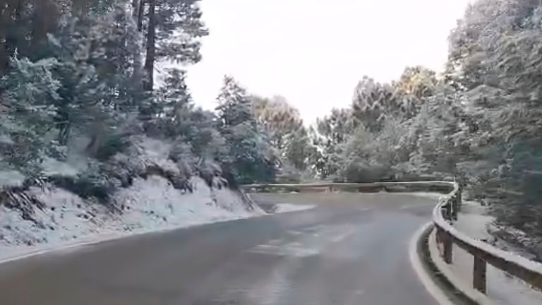Nieva tímidamente entre Los Goldines y La Parrilla