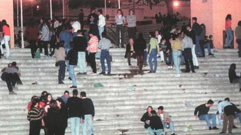 Tal día como hoy en 1997 publicábamos: La movida juvenil se desplaza de la Alameda al “Arche”