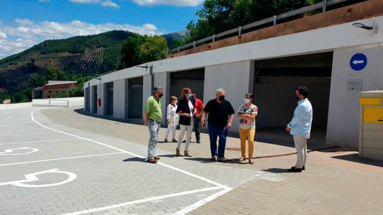 Agricultura impulsa la peatonalización en Hornos de Segura con la construcción de un aparcamiento