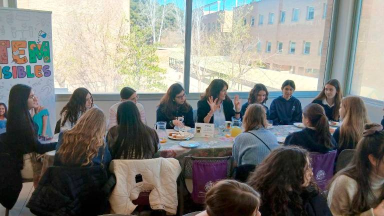 La UJA promociona vocaciones científica entre alumnas de secundaria