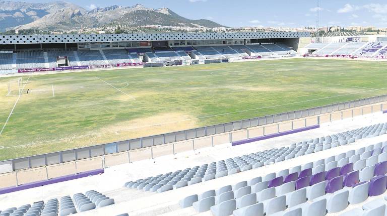 <span class=mln_uppercase_mln>MEDIDAS.</span><i> Los estadios de fútbol no tendrán la presencia de aficionados hasta 2021.</i>