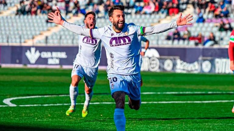 El Real Jaén defiende su actuación con Ñito y Agus Alonso, a los que ha incoado un expediente