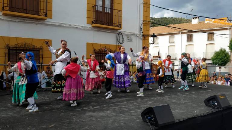 Feria de la Trashumancia (V): Savia nueva para los bailes regionales de la Sierra de Segura, hoy en Santiago de la Espada
