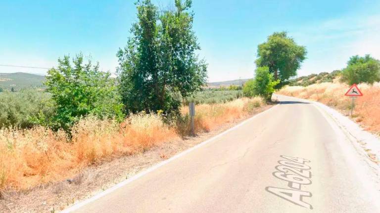 Corte total en la carretera que conecta Villacarrillo con Mogón