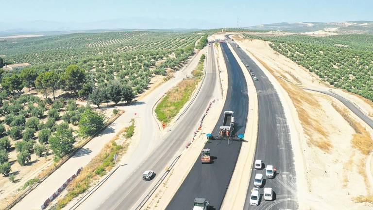 El Ministerio de Transportes impulsa la A-32 licitando dos tramos