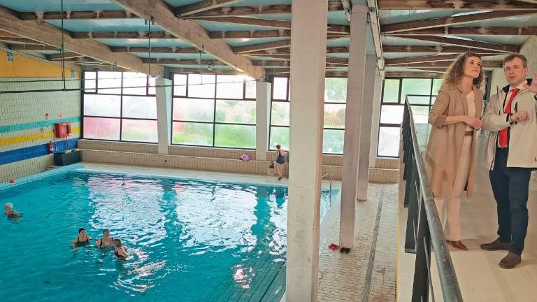 La piscina de Las Fuentezuelas vuelve a abrir tras el arreglo de parte de la cubierta