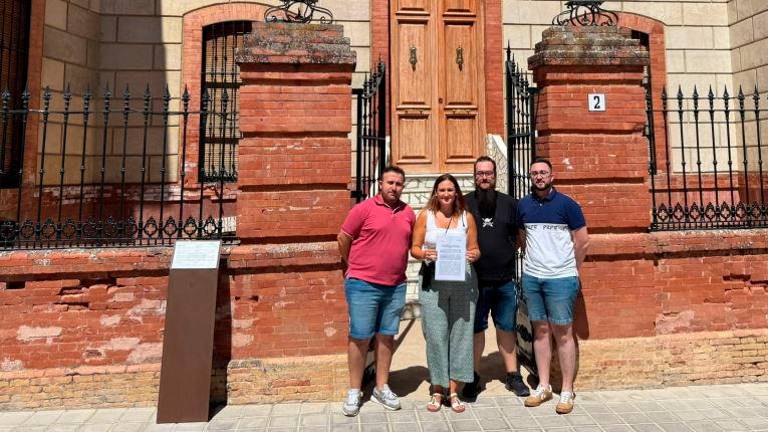 Los concejales del PSOE y los No Adscritos.