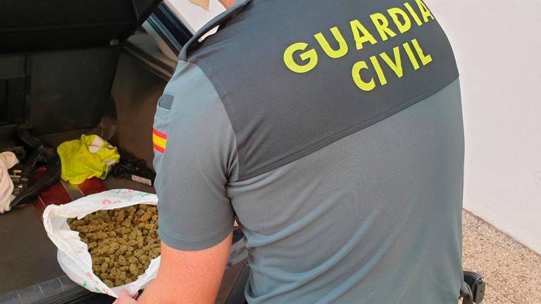 Interceptado un conductor en Villanueva del Arzobispo con cuatro kilos de marihuana