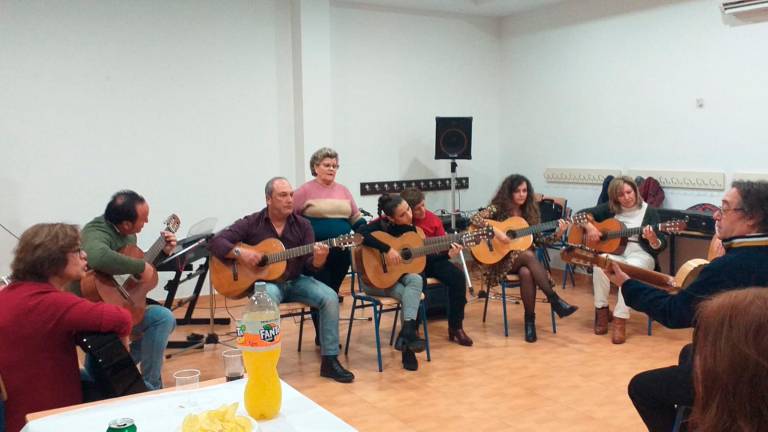 Convivencia para cantar villancicos en Lopera