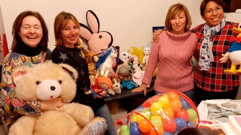 Entrega de juguetes a los niños más desfavorecidos para vivir la Navidad