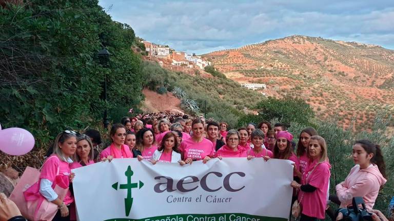 Madrina de excepción en la Marea Rosa de Vilches