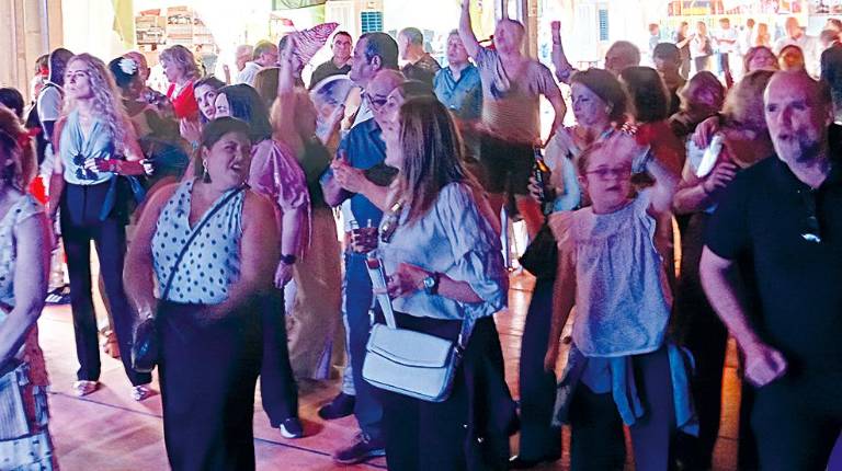 Elementos desata las ganas de bailar en la caseta de Diario JAÉN por segundo día consecutivo