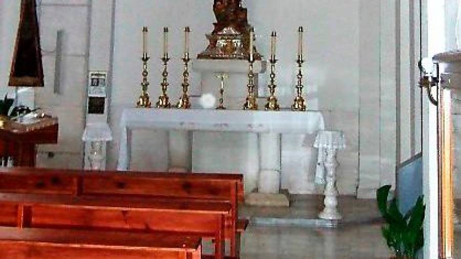 <i>Capilla de la Virgen del Carmen (derecha del presbiterio).</i>