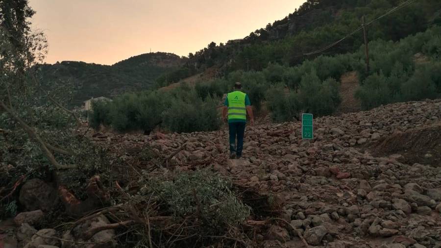 Burunchel: Inundación en la iglesia y vehículos enterrados en lodo