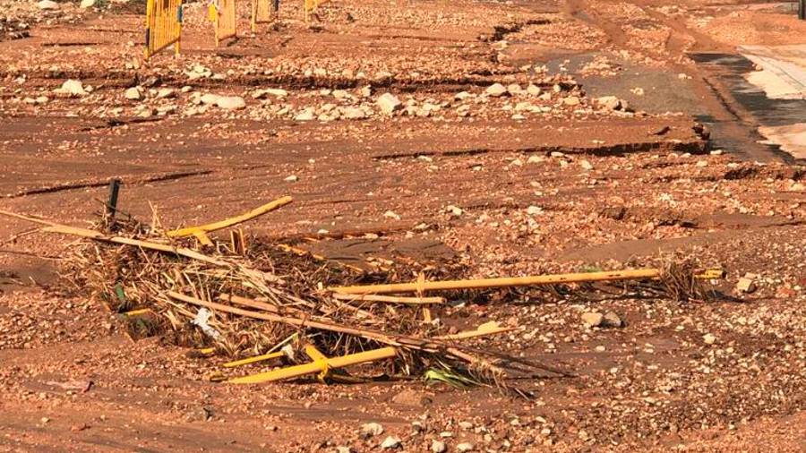 Peal de Becerro: Barro, lluvia y lodo tras una noche de tormentas