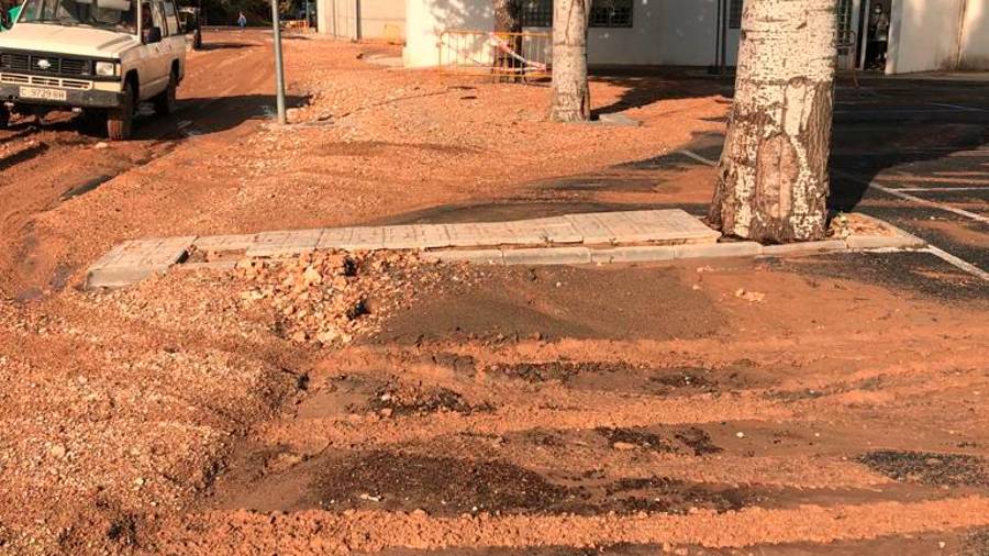 Peal de Becerro: Barro, lluvia y lodo tras una noche de tormentas