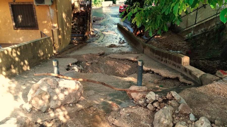 Burunchel: Inundación en la iglesia y vehículos enterrados en lodo