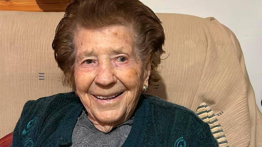 Manuela Montiel, costurera: “Además de servir, acudía a las labores del campo y a la atención que los animales requerían”