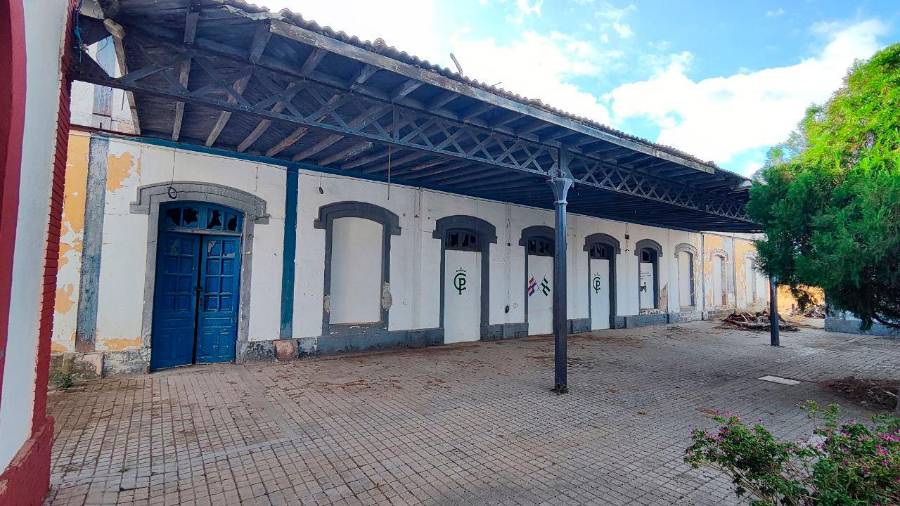 <i>Fonda de la estación espesuleña.</i>