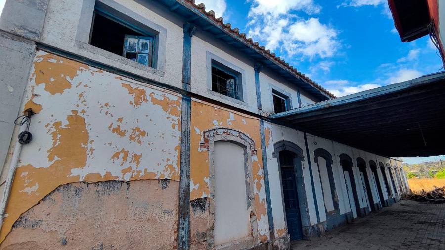 El pertinaz abandono de las instalaciones ferroviarias de Espeluy