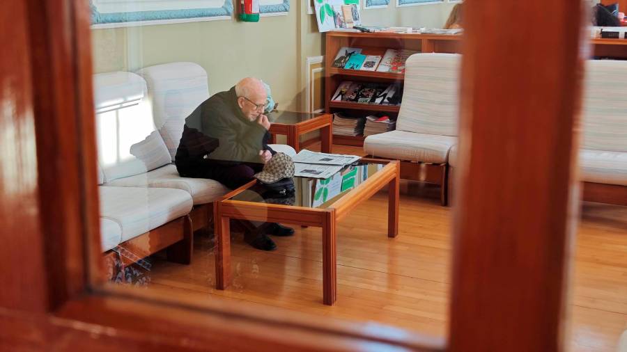 $!<i><b>BIBLIOTECA</b></i><i>. Mañana de lectura en el santuario de los libros.</i>