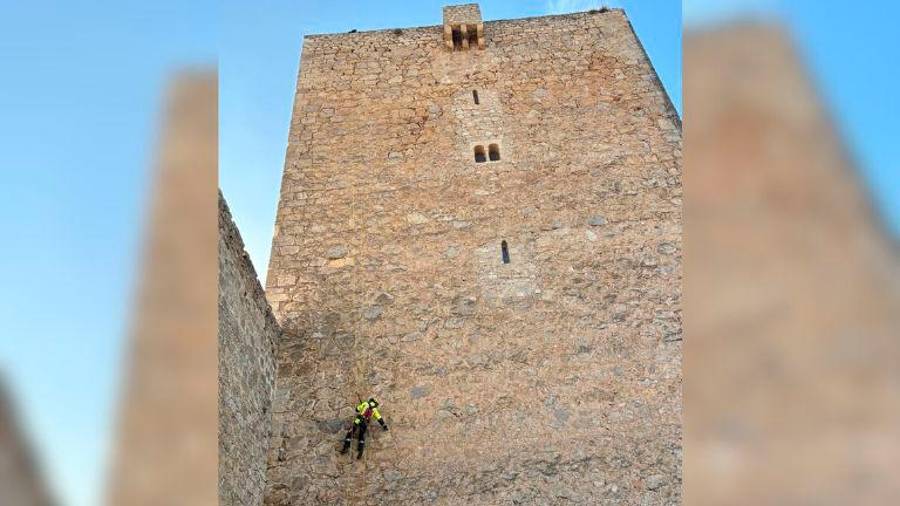 $!<i>Inspección rutinaria del Castillo de Santa Catalina, en Jaén. / Ayuntamiento de Jaén.</i>