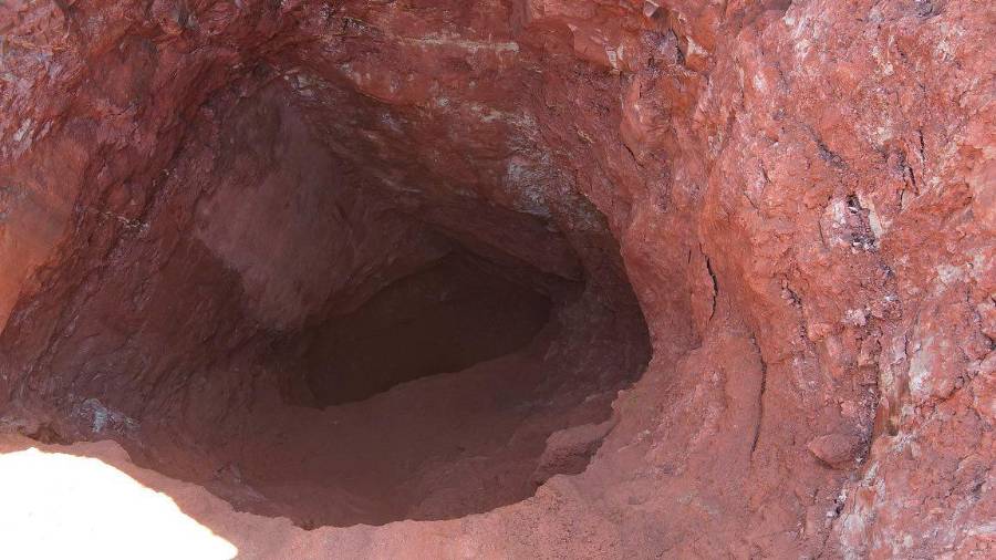 <i>Produndidad del socavón. / Bomberos de Linares</i>