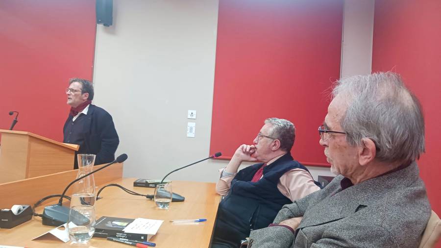 $!<i>Un instante de la intervención de Juan Manuel Molina Damiani en la sala Pascual Rivas. / Francisco Gaitán / Diario JAÉN.</i>