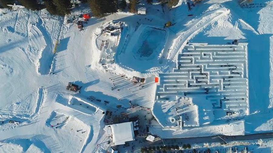 El laberinto de nieve más grande del mundo equivale a 10 pistas de tenis juntas y está situado en Polonia