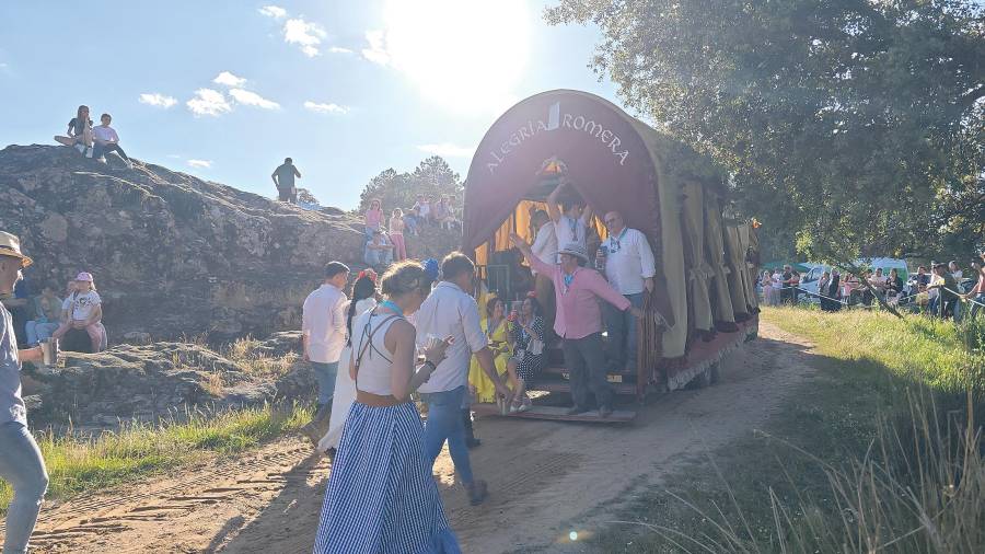$!<i>Llegada de las carretas desde Lugar Nuevo al Cerro de la Cabeza, pletórico de vida y religiosidad popular.</i>