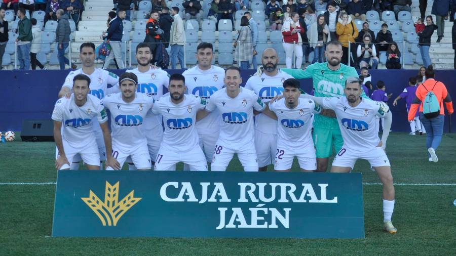 <i>Alineación del Real Jaén frente al FC Marbellí. / F. Gaitán / Diario JAÉN.</i>