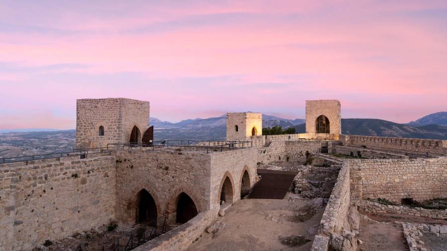 <i>Imagen de archivo del castillo de Santa Catalina al atardecer. / Ayuntamiento de Jaén.</i>