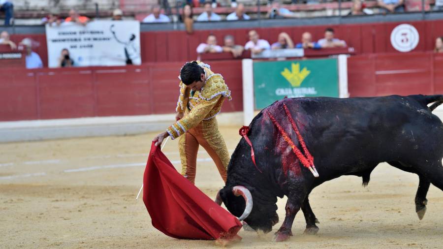 <i>Emilio de Justo en el ruedo de la Alameda. / Juande Ortiz. </i>